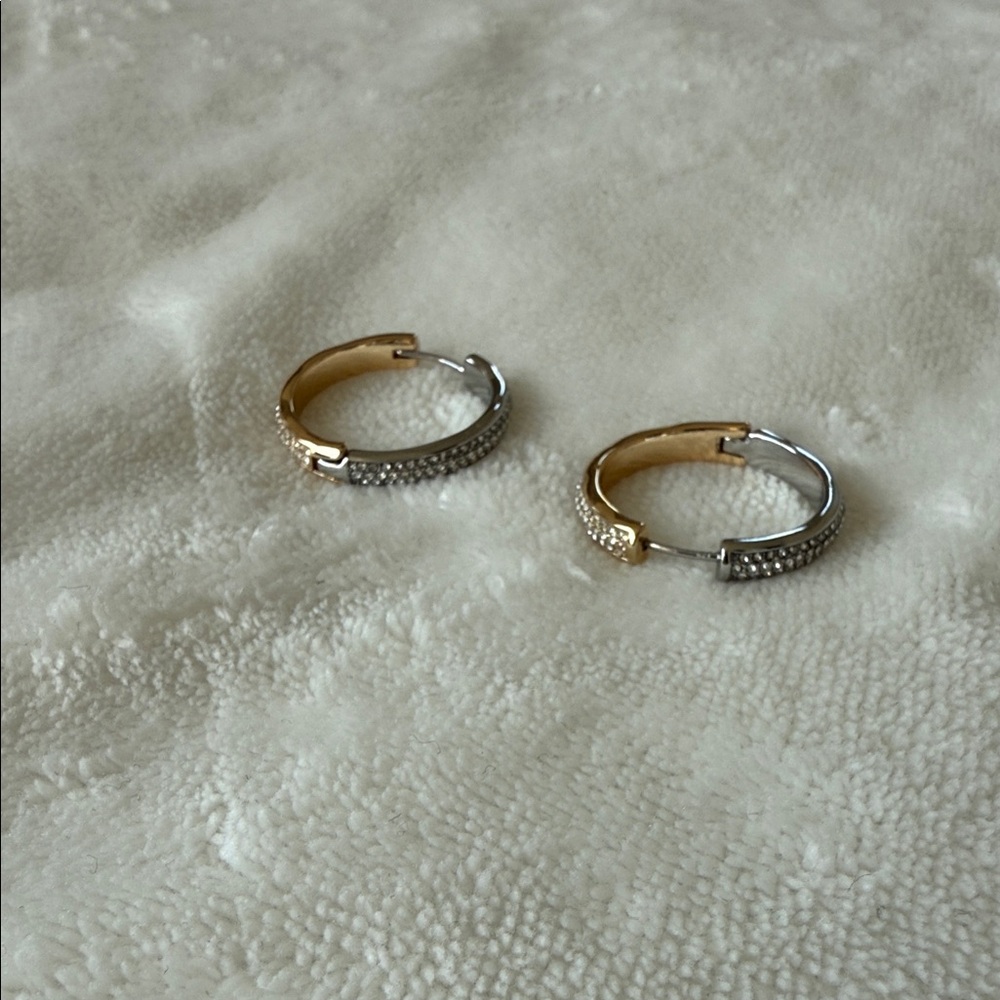 Elegant Two-Tone Hoop Earrings